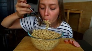 MUKBANG / РОЛЛТОН / ЛАПША / NOODLES / ОТВЕЧАЮ НА ВОПРОСЫ / МУКБАНГ / noASMR / неАСМР