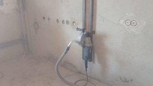 Штробление железобетона с направляющими шинами(с водой)