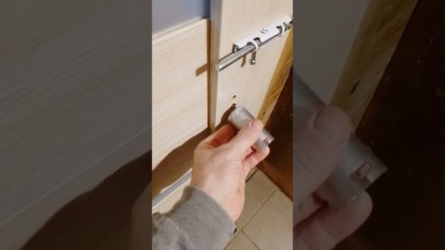 установка дверной ручки scene_output.mp4