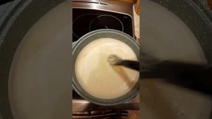 Вкусное домашнее мороженое на желтках-я его делаю, когда выпекаю безе из белков, а желтки остаются.