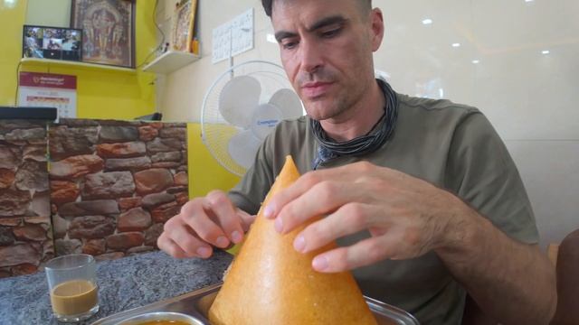 Commercial Street, Bangalore | What to Expect | India 🇮🇳 2024 смотреть онлайн