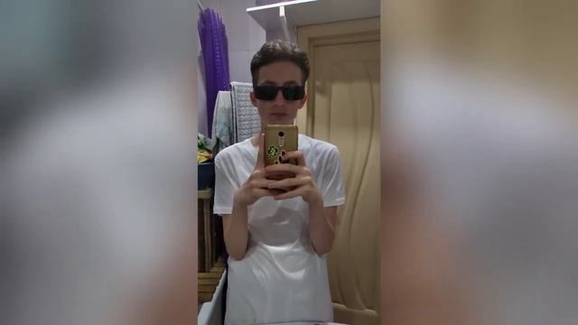 хайпово смотрю на себя в зеркало 10 минут под песню артут чебуреков подцепила меня смотреть онлайн