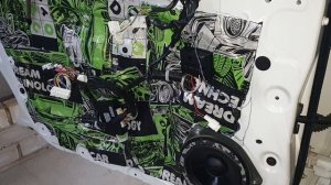 Замена штатной акустики в Nissan X-Trail на DL Audio Anaconda 165 comp.