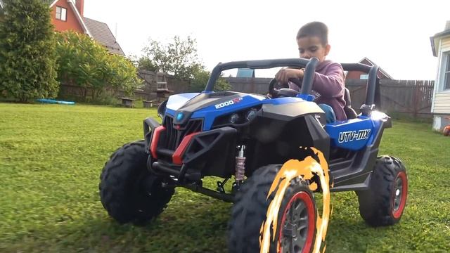 andrey helps to pull out a children's mini bike смотреть онлайн