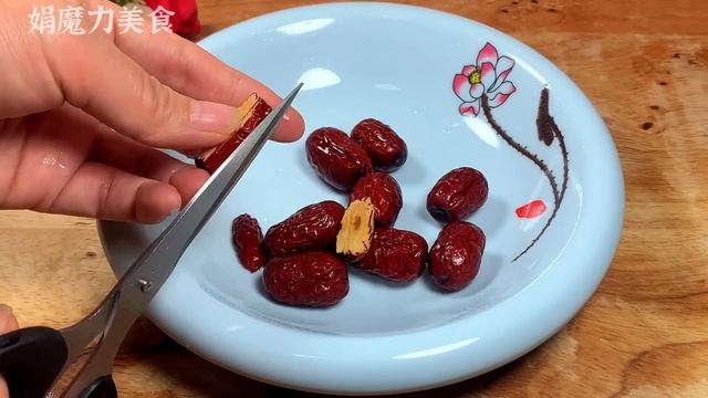 黑豆搭配薏米一起，作用真是厲害，解決了很多人的大煩惱，試試吧【娟魔力美食】，#黑豆，#薏米，#黑豆搭配薏米
