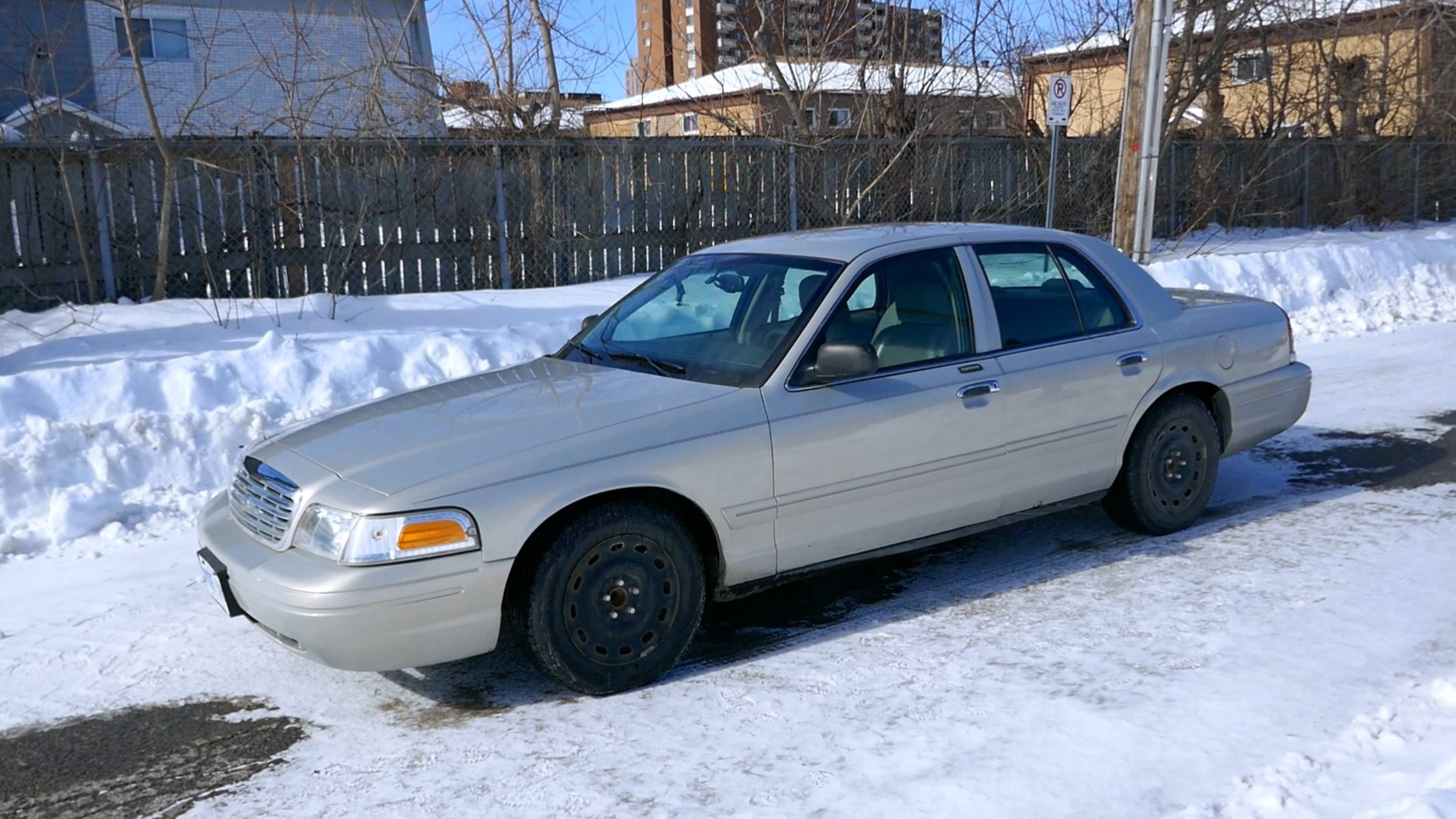 Ford Crown Victoria 2009 - отличия от Police Interceptor, Town car, Marauder