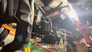 BMW R1100RT - Замена окошка уровня масла.