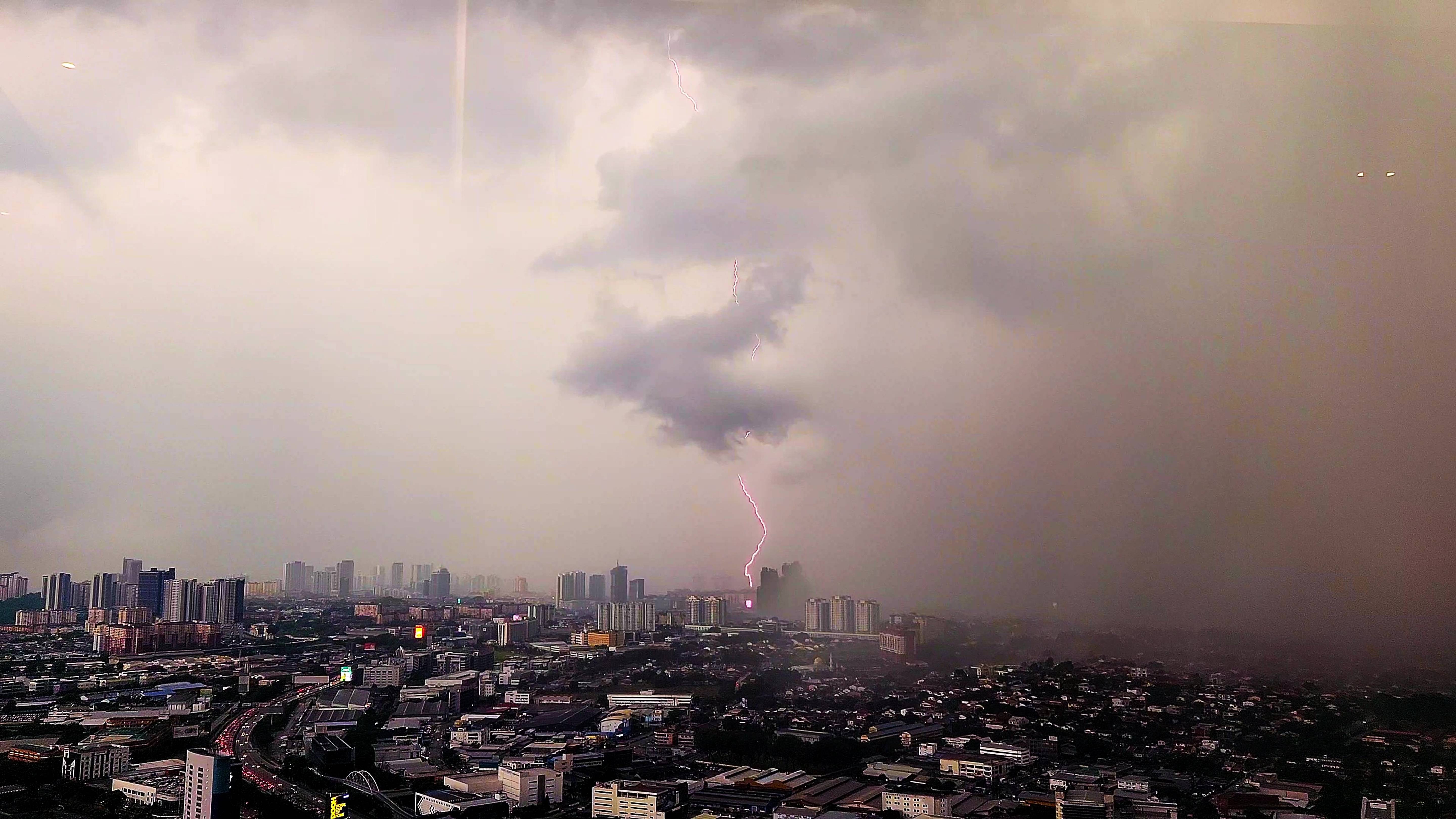 Big City View - Timelapse. Malaysia