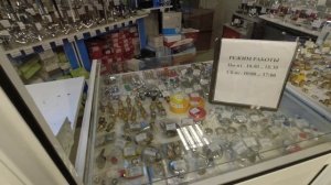 Капает кран? Замена кран-буксы. Как поменять кран буксу своими руками. Ремонт смесителя в ванной.