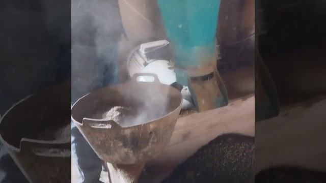 Бухорода Хашакни узини гранула килиб куй бокишяпти. Клентимиздан келган видео.