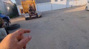 ДВИЖУХИ С 4  МАШИНАМИ  ///VOLVO VNL//// маленькие ЧП на дороге.