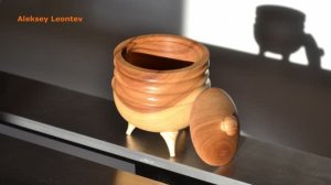 Необычный сосуд на ножках. Токарная обработка / Bowl of wood. Woodturning