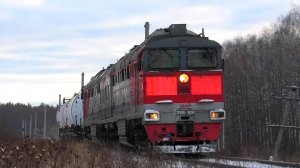 2ТЭ116-1628 с тремя цистернами