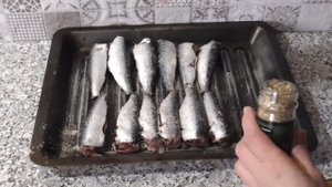Простой , дешевый, быстрый и очень вкусный рецепт Сардин в духовке. Sardinas al horno.