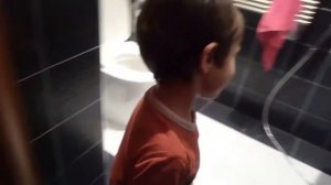 Мальчик съел собачий корм