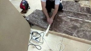 Доделал дверь и сделал проводку