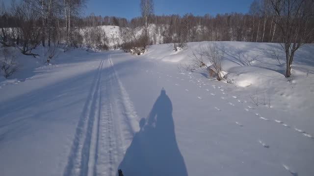 На снегоходе, река Ик смотреть онлайн