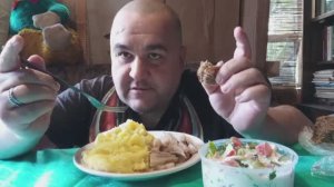 Обжор - пюрешка с селедкой и ничего лишнего