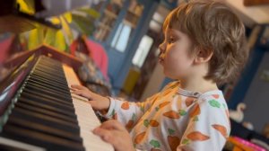 Гавриил работает над голосом