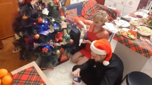 ВЛОГ. Отмечаем Новый год! Открываем подарки!