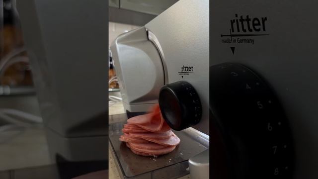 Белорусские смаженки с колбасой и сыром из дрожжевого теста рецепт