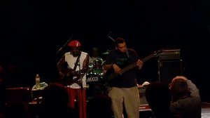 Clinton Fearon & Alex George on stage @ CC Gerard Philipe, Calais (France) - 2010, September 25th