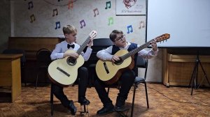 ст.анг.п."Зелёные рукава" исп.дуэт Кава Ярослав(2 класс) и Тохлу Ресуль (1 класс) 20241223_183227