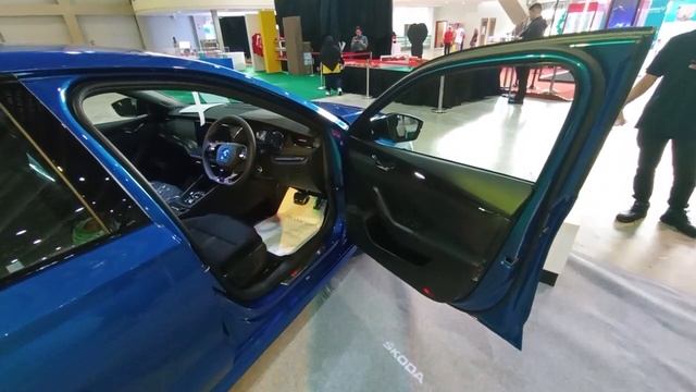 Skoda Octavia RS Blue (NX) 2.0 TSI 7AT walkaround exterior and interior (Brunei)