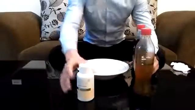 Chitosan capsule Demo with coca colla смотреть онлайн
