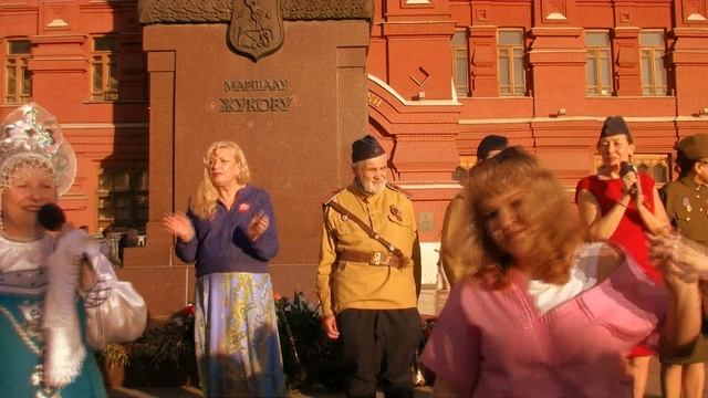 "Бессовестно красивая"- Любовь Клысько, Ансамбль "Песни Победы" Москва, Красная Площадь, Г.К. Жуков смотреть онлайн