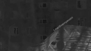 Хохол  решил выглянуть в окно.