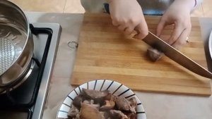 ПЕЧЕНЬ И ЖЕЛУДОК ИНДЕЙКИ В СОУСЕ / РЕЦЕПТ