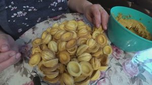 Традиционный рецепт орешков с вареной сгущенкой