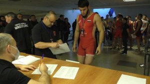 Взвешивание борцов до 70, 74 и 86 кг.