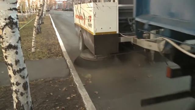 Підмітальноприбиральна машина КВСЗ-4002 «Чистий шлях» смотреть онлайн