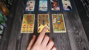 ПОЧЕМУ ОН МОЛЧИТ? / гадание онлайн / таро онлайн расклад