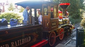 Паровоз в Диснейленде / Disneyland steam loco / Dampflok im Disneyland [2005]