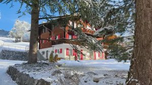 Самая красивая швейцарская деревня зимой ❄️ Гриндельвальд 4K 🇨🇭