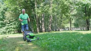 Аккумуляторная газонокосилка Greenworks GD40LM46HP