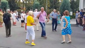 КОЛО МЛИНУ КОЛО БРОДУ, ТАМ ДIВЧИНА БРАЛА ВОДУ #kharkiv #dance