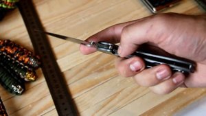 Туристический нож Spyderco Domino