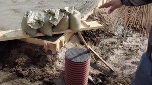 Заливка фундаментной плиты, марка бетона B30. Строительство фундамента в частном доме