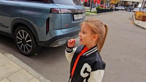 София проколола себе уши!