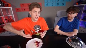 Красная и Синяя Еда Челендж (А4)