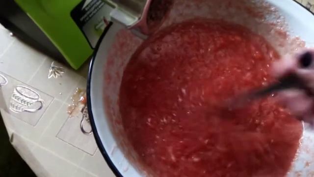 #простыезакускиизпомидоров. Острая закуска Хреновина, за уши не оттащишь, не требует варки)