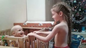 Дети веселятся