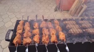 Новый супер-мангал. Готовим шашлык, люля-кебаб из баранины. Подарок для внука. Барон ест розы.