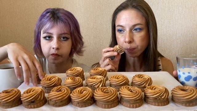 СЛАДКИЙ🍪МУКБАНГ/ЧЕЛЛЕНДЖ/🥛НЕ ЗАПИВАЙ СЛАДКОЕ/КАРАМЕЛЬНЫЕ ЗАВИТКИ/SWEET MUKBANG/CHALLENGE