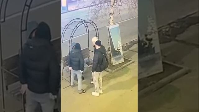 В Красноярске подростки избили кастетом мужчину, не давшего сигарету