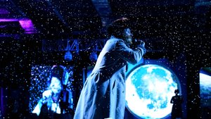 Падал прошлогодний снег